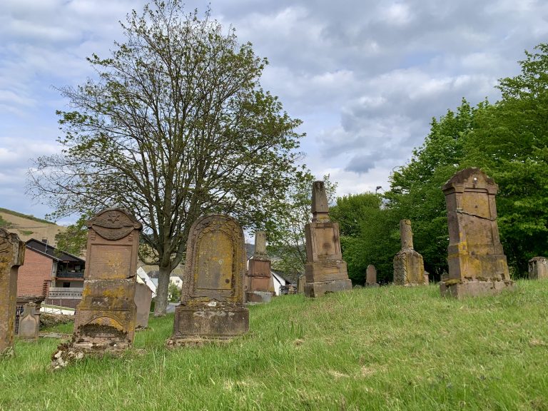 MOSELTOURER Juedischer Friedhof Leiwen IMG 0617 768x576