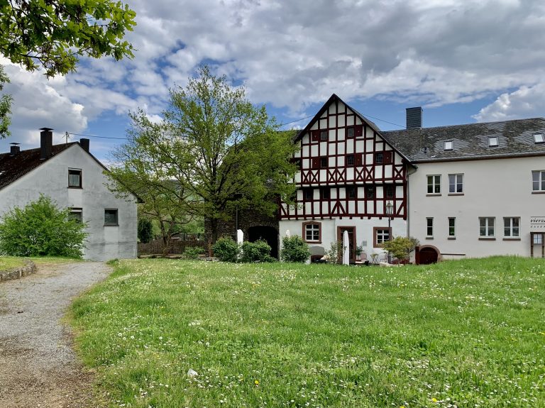 MOSELTOURER Kloesterlicher Zehnthof Leiwen IMG 5173 768x575