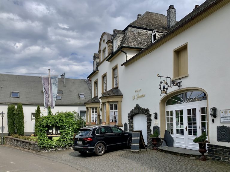 MOSELTOURER St. Laurentius Sekt Leiwen IMG 5179 1 768x576
